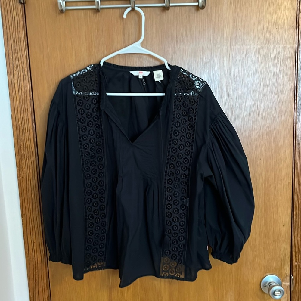 Levis women’s top